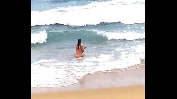 Teens amateur en bikini voyeur espiando en la playa