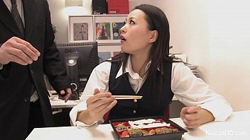 Japanese pussy eat smoking