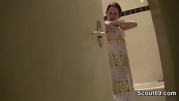Sandra esquibel codobesa espiando a su hermano en el baño mastubandose
