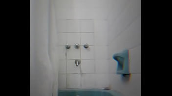 Masturbarme en la ducha