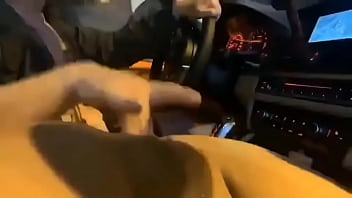 Chupar vagina en el auto